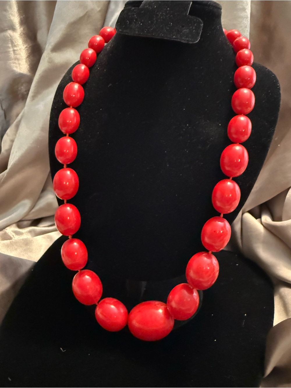 Vintage Bold Tomato Red Beaded Necklace